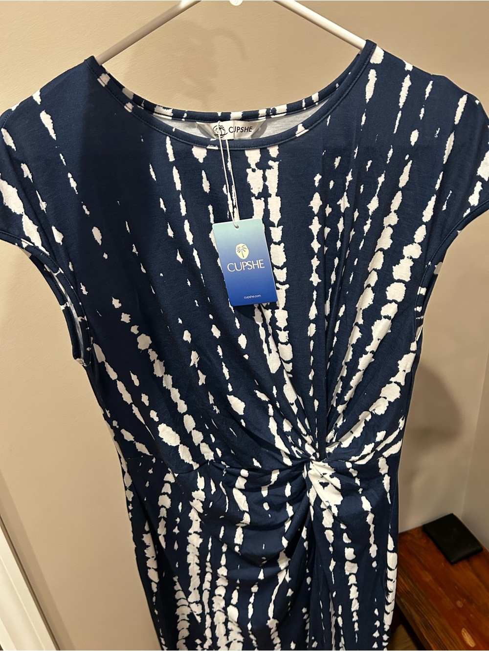 CUPSHE Navy and White Knot-Front Tie-Dye Dress nwt super sleek, fun & flattering